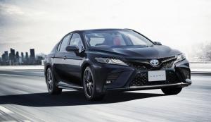 Toyota Camry обзавелась черной юбилейной версией