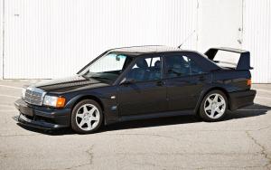 В продаже появился редкий Mercedes-Benz 190E 2.5-16 Evolution II