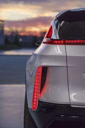 Cadillac Lyriq Show Car 2020 года