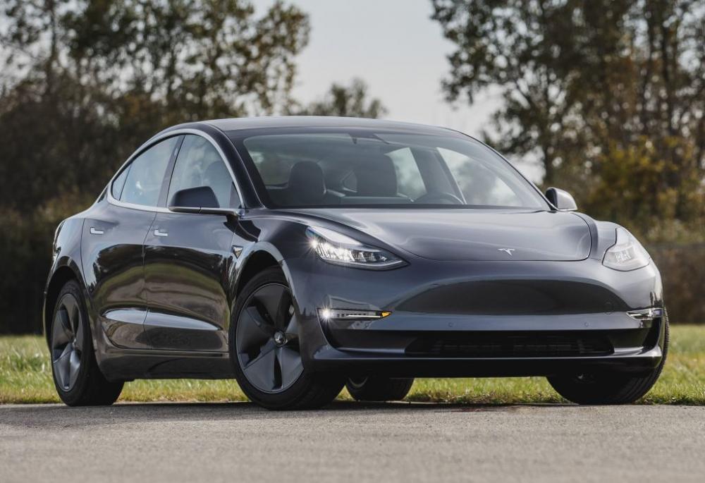 Тесла Model 3