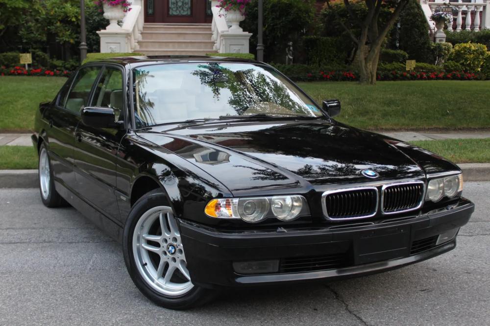 750I (E38)