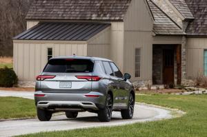 Mitsubishi Outlander четвертого поколения