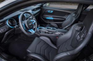 Ford Mustang интерьер