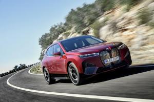 Новинки от BMW: iX xDrive40 и iX xDrive50