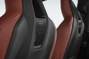 новый BMW iX xDrive50 сиденья