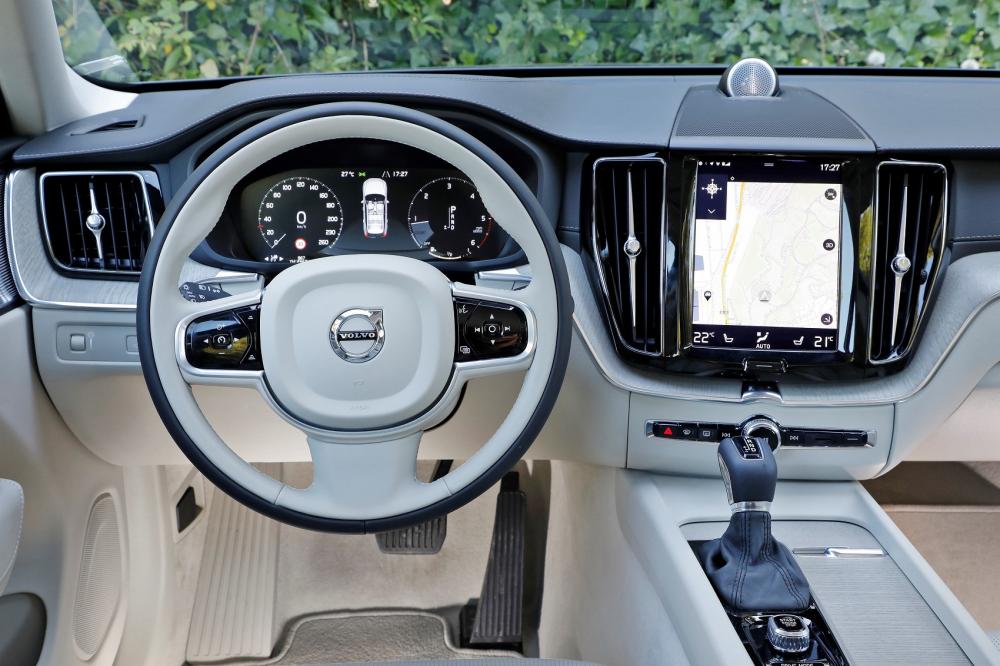 Volvo XC60 интерьер
