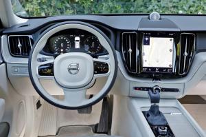 интерьер Volvo XC60