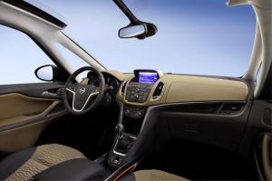 Opel Zafira Tourer интерьер