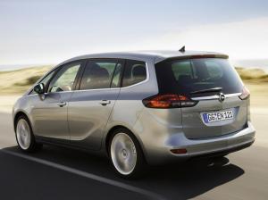 Opel Zafira Tourer 2011-2016 года