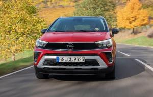 передняя часть автомобиля Opel Crossland