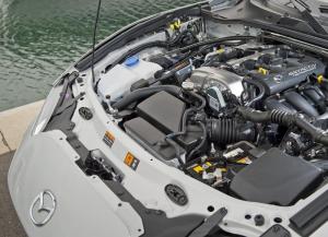 под капотом mazda mx 5 miata