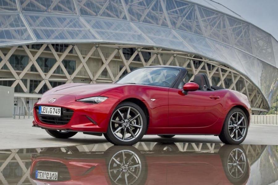 За рулем Mazda MX 5 Miata