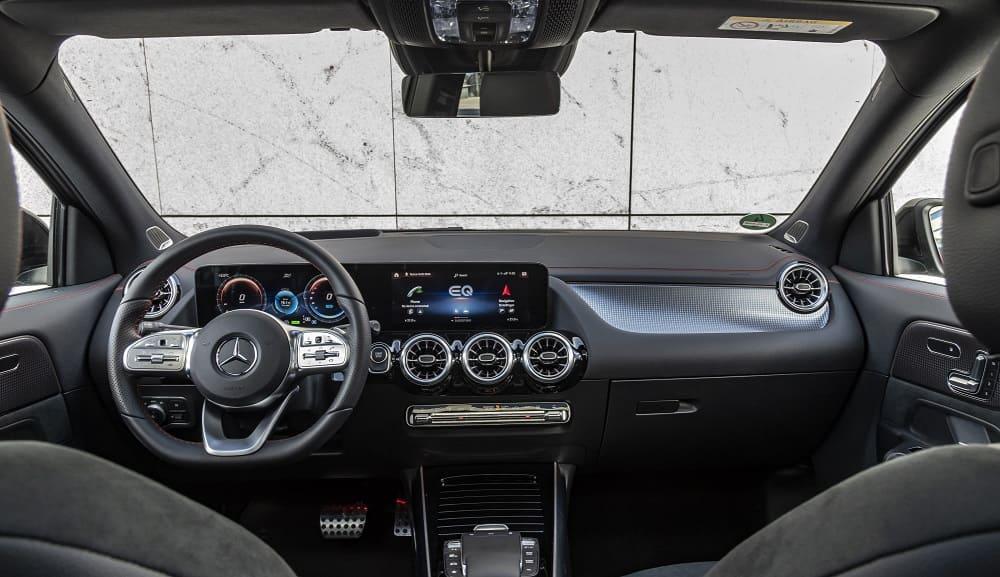 Mercedes-Benz EQA 250 AMG Line интерьер