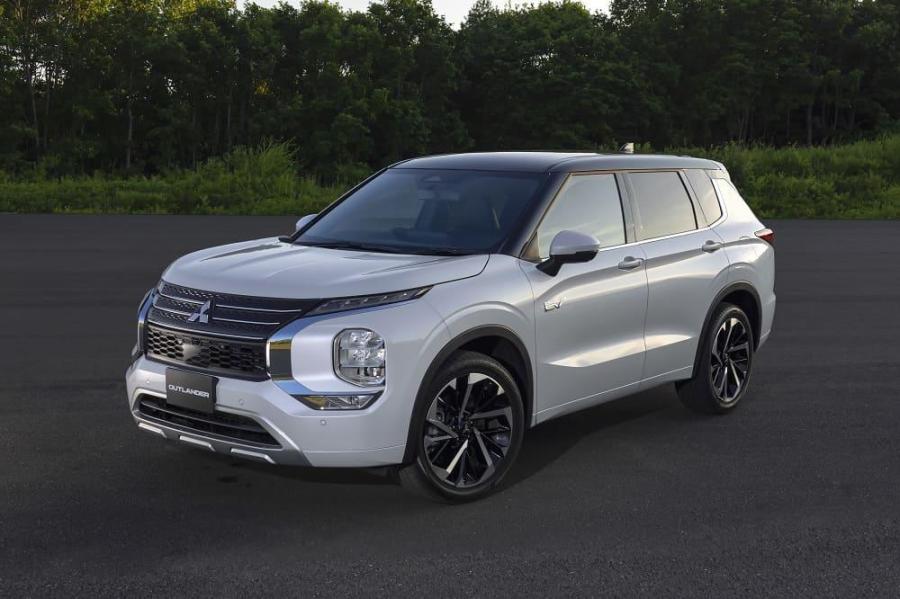 Премьера гибридного кроссовера Mitsubishi Outlander PHEV