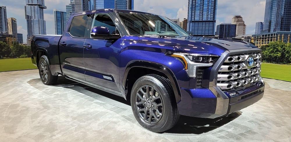 пикап Toyota Tundra 2022