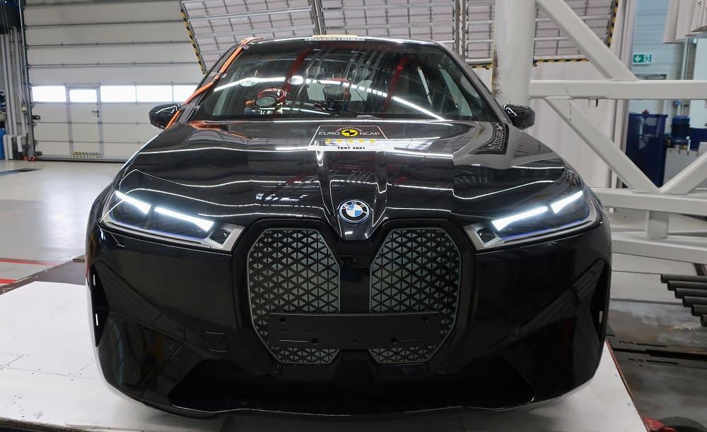 BMW iX получила пять звезд на краш-тесте Euro NCAP