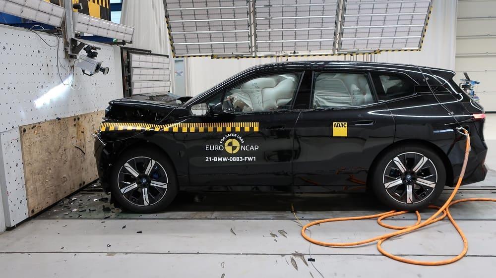 BMW iX оценка безопасности по Euro NCAP