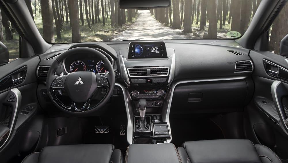интерьер Mitsubishi Eclipse Cross 