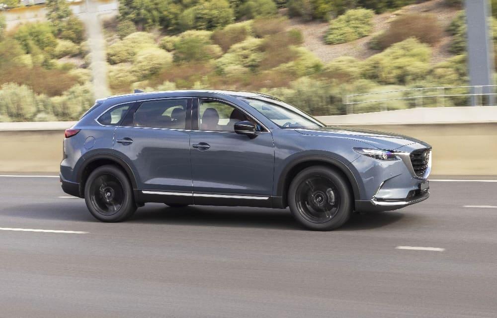 Обновленная версия кроссовера Mazda CX-9 второго поколения