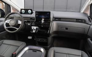 панель приборов минивэна Hyundai Staria