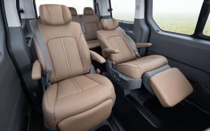 салон минивэн Hyundai Staria