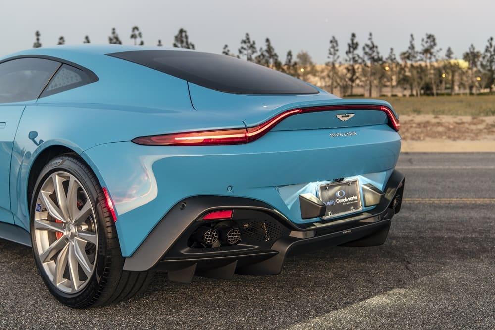 бронированный Aston Martin Vantage.