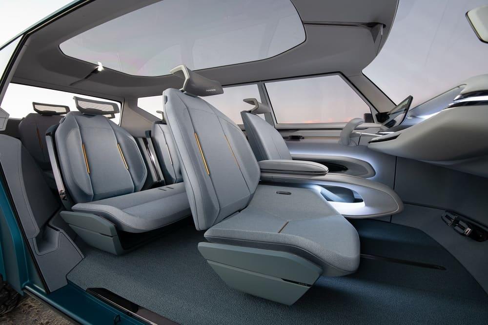 в салоне внедорожника KIA EV9