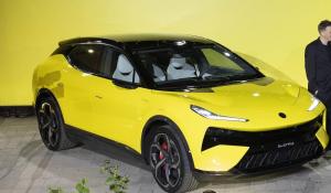 фото электрического кроссовера Lotus Eletre