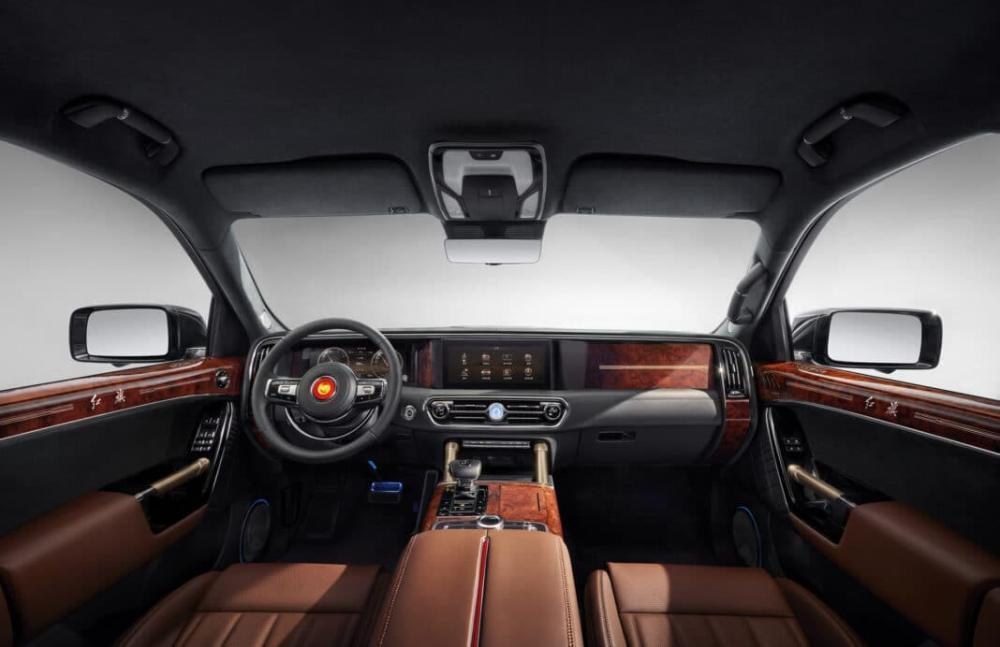 интерьер внедорожника Hongqi LS7