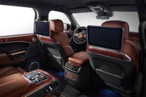 салон внедорожника Hongqi LS7
