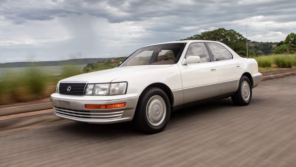 LEXUS LS400 1990 год