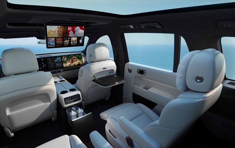 салон электрического кроссовера XPeng G9