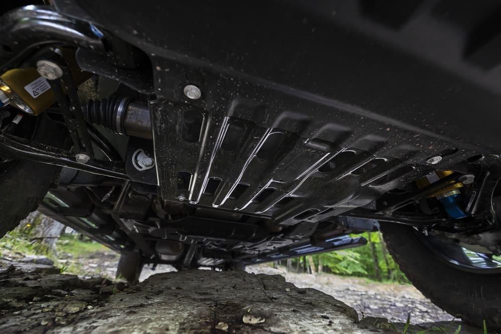 защита днища внедорожника Silverado ZR2 Bison