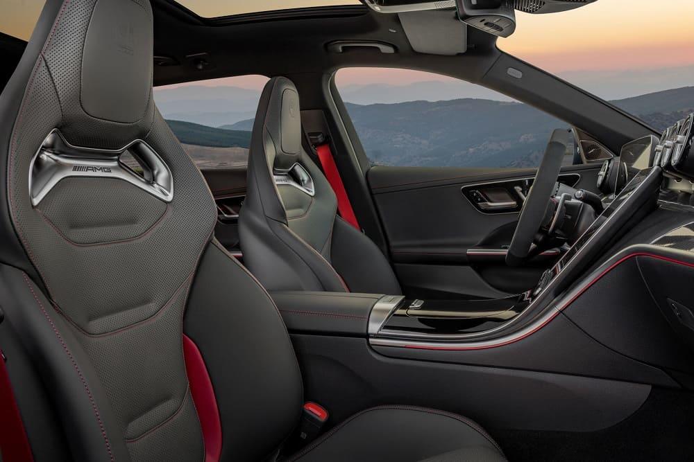 передние спортивные сидения Mercedes-Benz C63 S