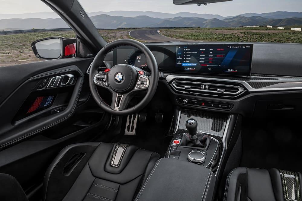 интерьер BMW M2 второго поколения