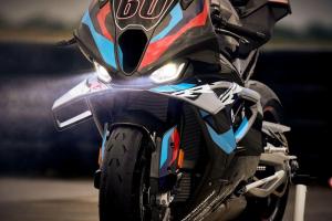 BMW презентовал обновленные модели M1000RR и M1000RR M Competition