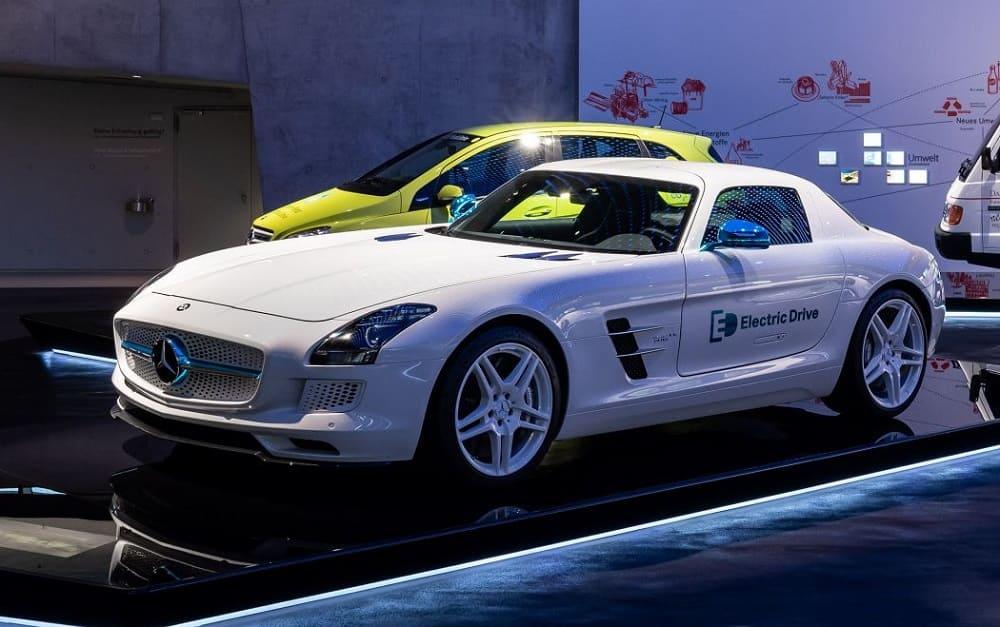электромобиль Mercedes-Benz SLS