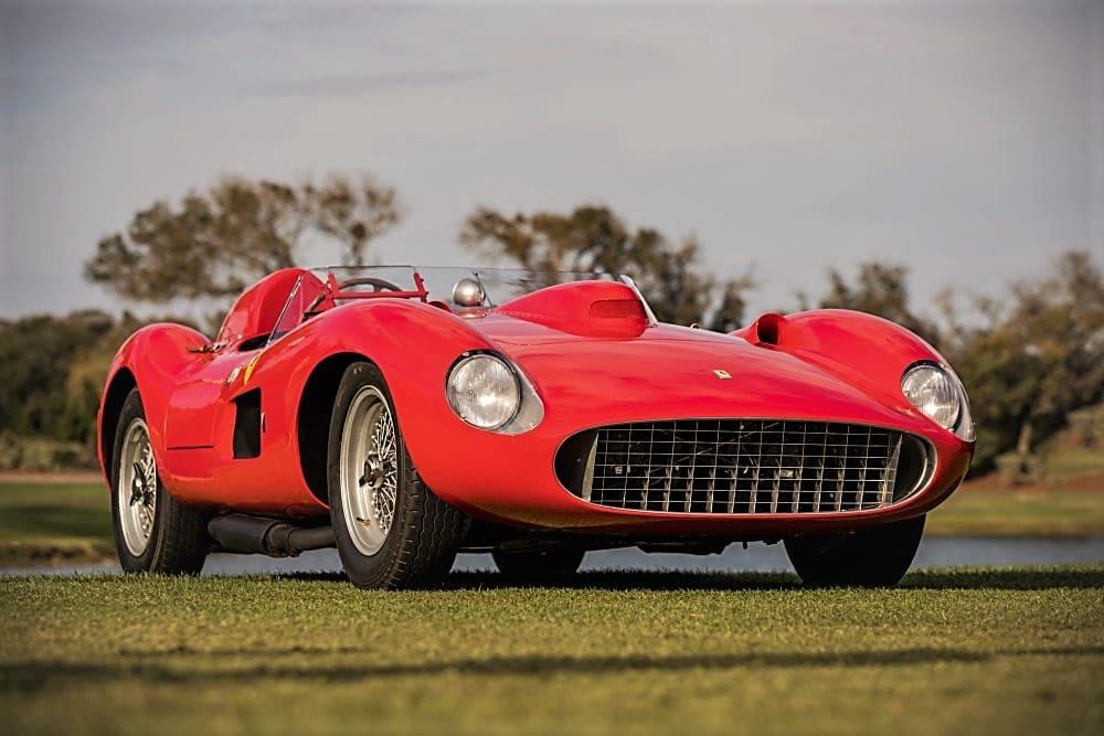 Bugatti, Ferrari, Maserati и другие. Какие автомобили предпочитают топ-футболисты?