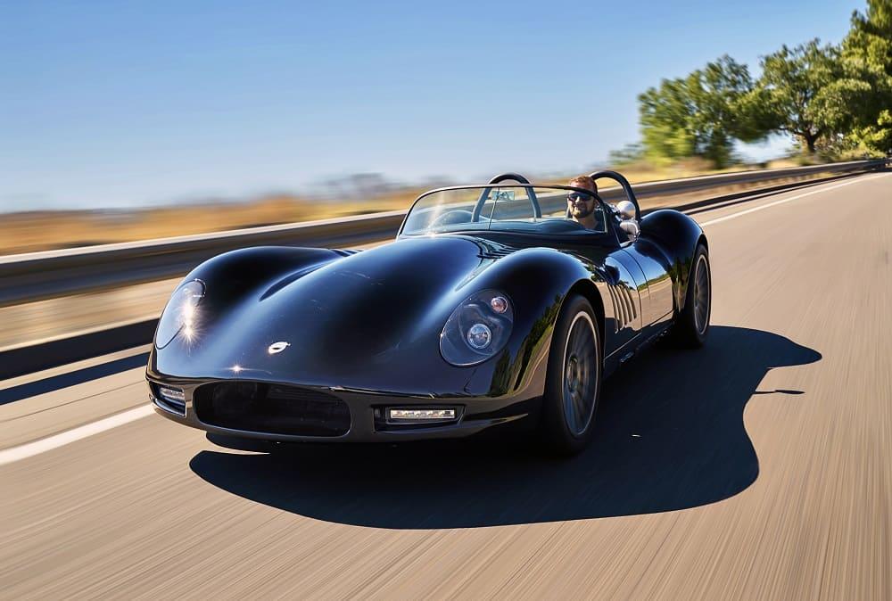 Спорткар Lucra LC470 – легкая мощь