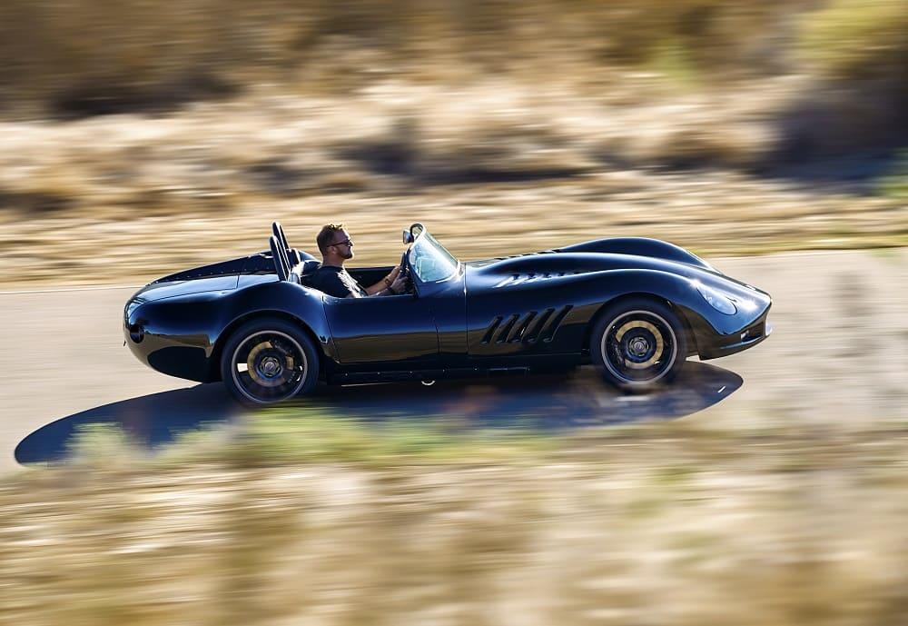 Спорткар Lucra LC470