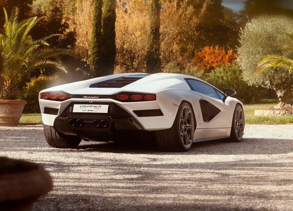 фото Lamborghini Countach LPI 800-4