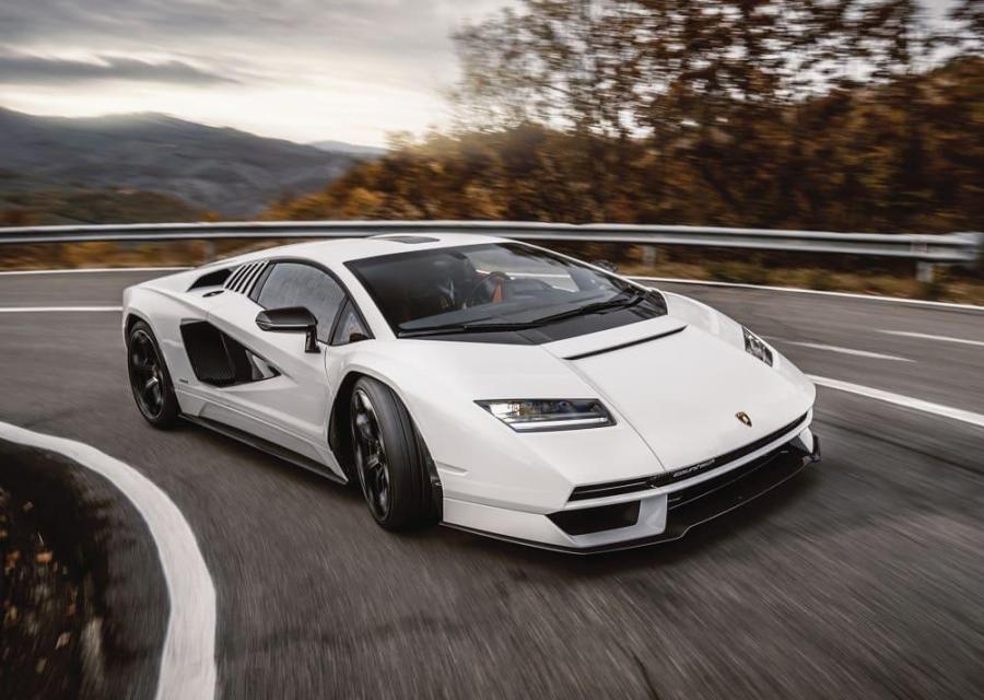 Новый Countach LPI 800-4 от Lamborghini: все 112 машин уже проданы