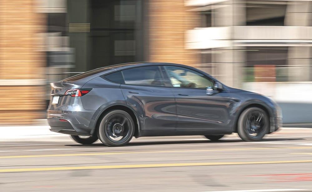 фото Tesla Model Y