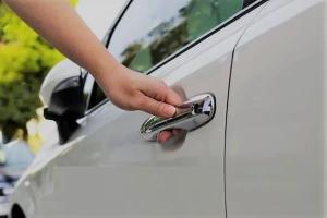 Экстренное вскрытие автомобиля: что делать в Москве?
