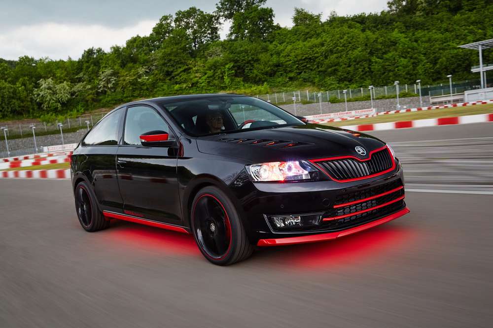 Чешские студенты превратили лифтбэк Skoda Rapid в купе