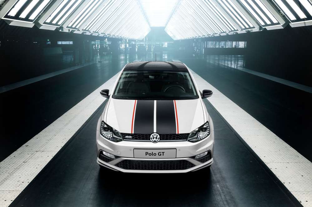 Компания Volkswagen предложит россиянам турбированную версию седана Polo