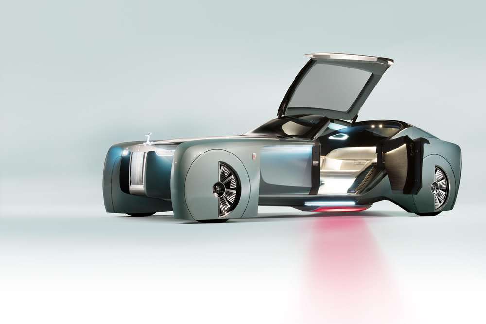 Rolls-Royce подготовил роскошный электромобиль с автопилотом
