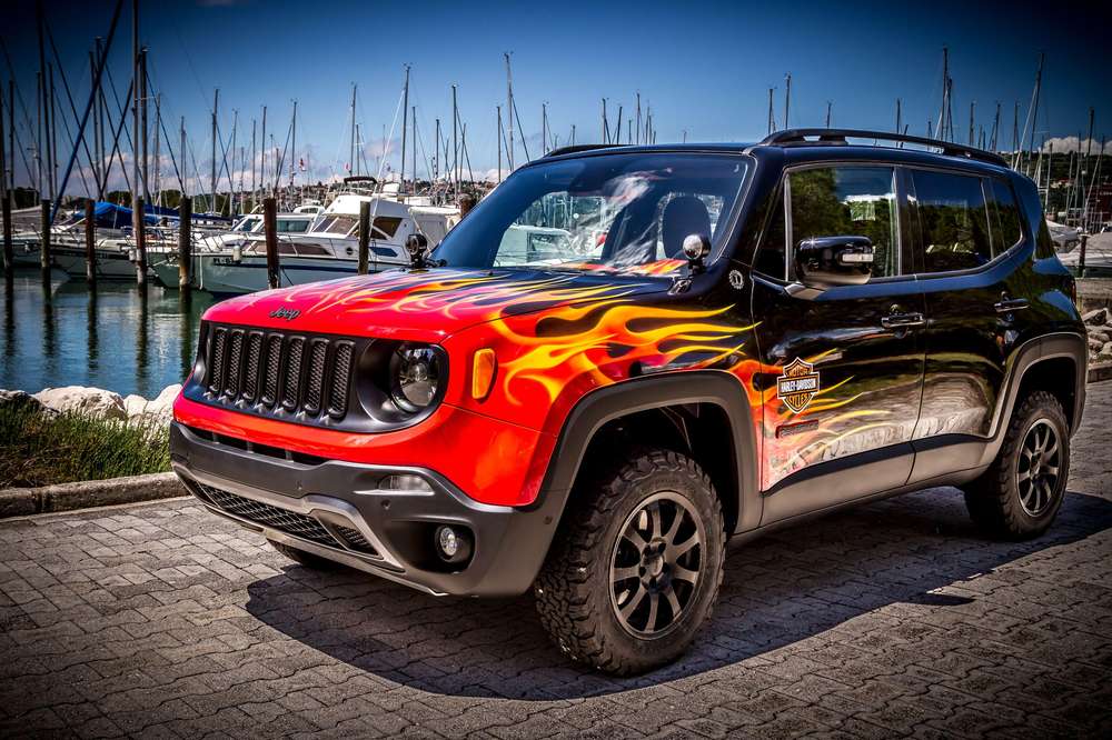 Тюнеры подготовили спецверсию Jeep Renegade в честь мотоциклов Harley-Davidson