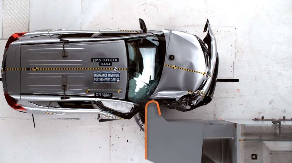 Новый краш-тест IIHS: Toyota RAV4