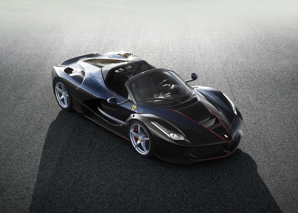 Итальянский супергибрид Ferrari LaFerrari остался без крыши